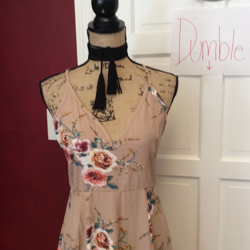 🦉Just in 🦉gorgeous Asymmetrical dress - Picture 3 of 8